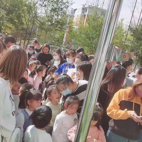 金葵花幼小衔接二班“跳蚤市场”美篇