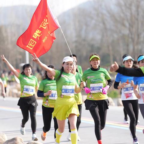 拥抱春天奔向田野 2025远安马拉松随拍