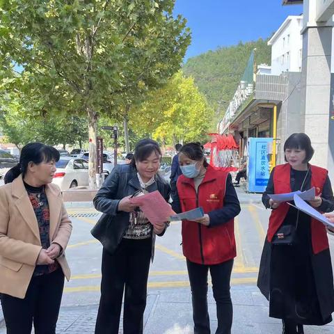 和谐社区、大家共建---麟游县九成宫镇官坪社区开展       创文、“九率一度”等知识宣传“双报到”活动