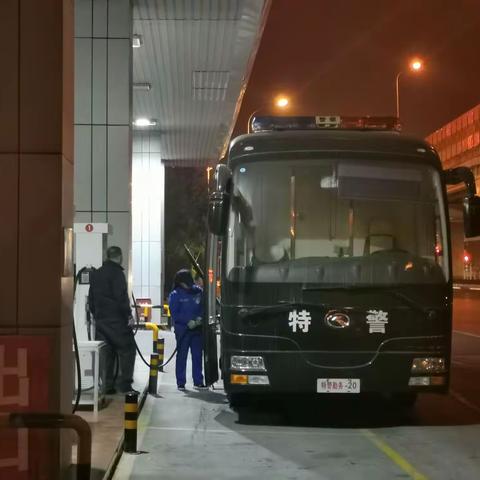 淋浴车出发，为抗疫一线警员提供有力保障