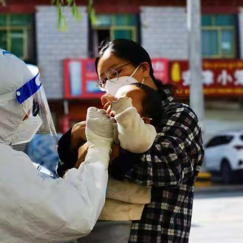 下沉社区践初心，共同抗疫担使命