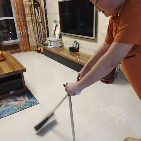 扫舍除尘，辞旧迎新，喜迎春节 东胜区第一中学471班崔宇辰年底大扫除