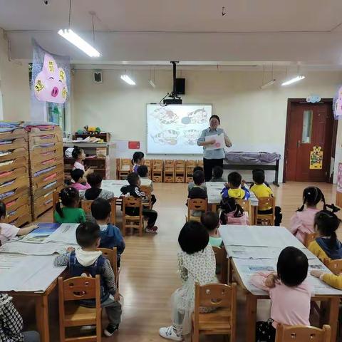 《猫妈妈的毛线》记嘉幼小一班艺术活动