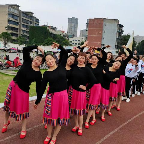驷马社区老体协参加青霞街道第十八届老年人运动会