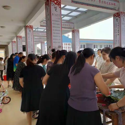 情浓五月天, 欢乐度端午——宋楼初中教职工包粽子比赛