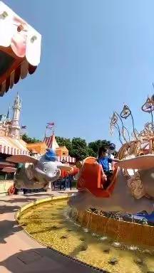 2022.8.22贝贝一家到上海迪士尼乐园玩，在酒店住了一天