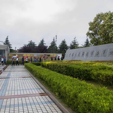 “感悟革命精神 凝聚奋进力量”临河镇大兴社区主题党日活动
