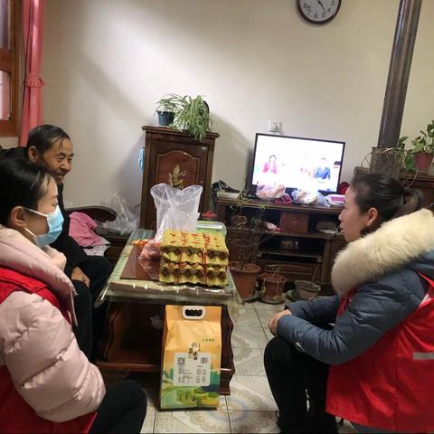 最是情暖岁寒时，群众冷暖记心间