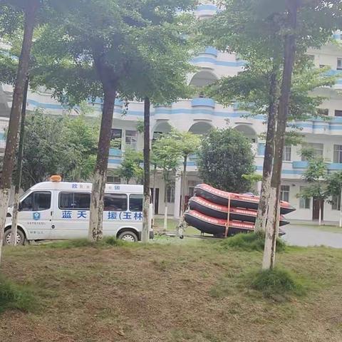 珍爱生命，预防溺水一一玉林市红十字会2022年中小学防范溺水和应急救护技能培训活动（城西二中专场）