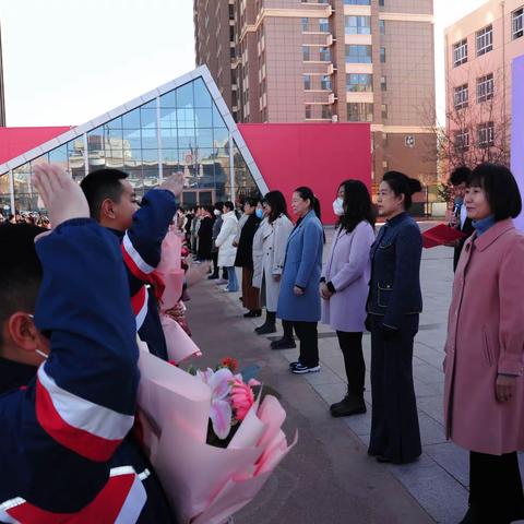 巾帼心向党  奋进新征程—巴市实验小学“三八”国际妇女节庆祝活动纪实