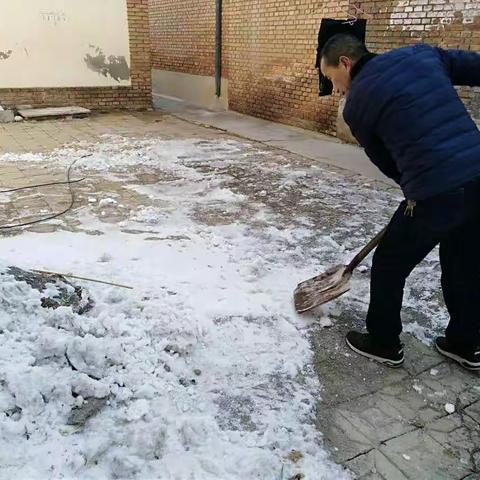 清除积雪，便利出行（副本）