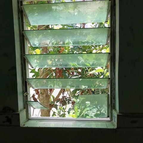 六盘村调委会做基层群众工作，发扬周公吐哺精神。群众需要，随叫随到。