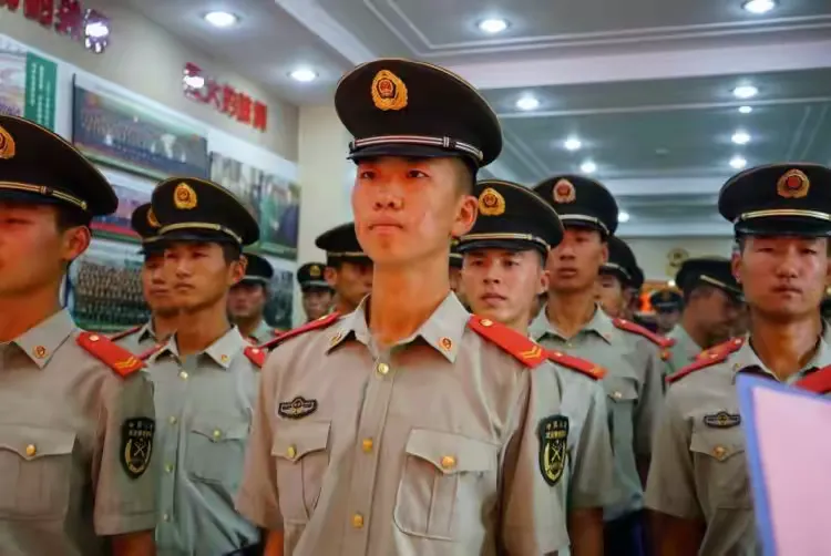 天安门国旗护卫队老兵退伍摘衔仪式