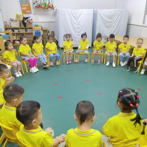 小一班：最美开学季、爱上幼儿园