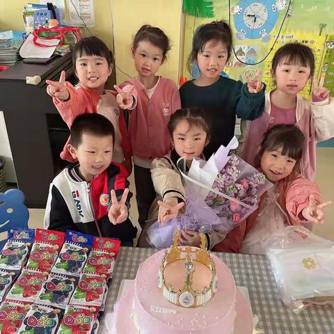 记录中心幼儿园大四班第八周——分享快乐“生日篇”