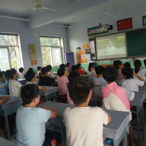 开学千万条，安全第一条：大屯中心小学全体师生观看开学安全第一课