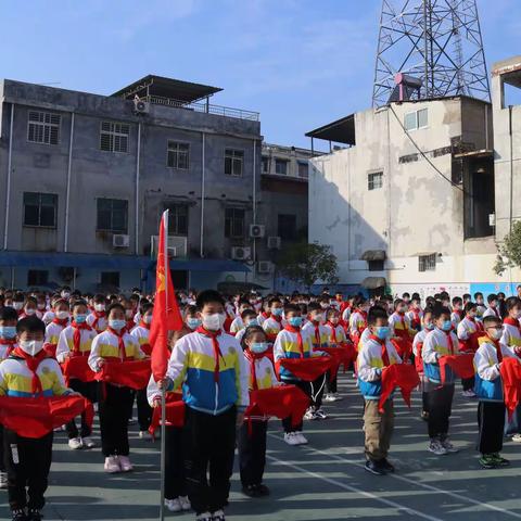 “喜迎二十大，永远跟党走”10月13日，我入队了！