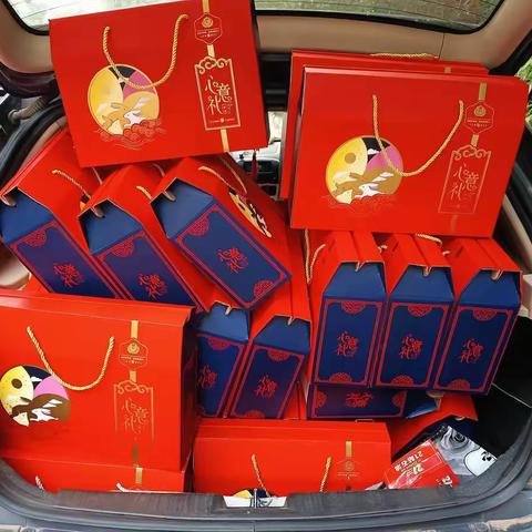 情暖中秋 关爱长者