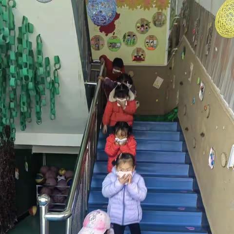 【“三抓三促”进行时】“消防演练，护幼安全”——盐井镇幼儿园消防安全演练活动