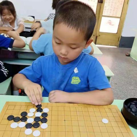 播撒阅读的种子，收获一路的芬芳——于都县实验小学一（15）班邱梓铖