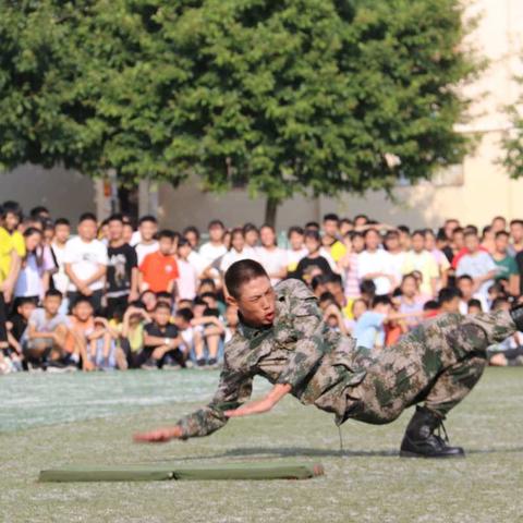 向前看，看未来，正步走，走天下 —— 于都县实验二中军训纪实