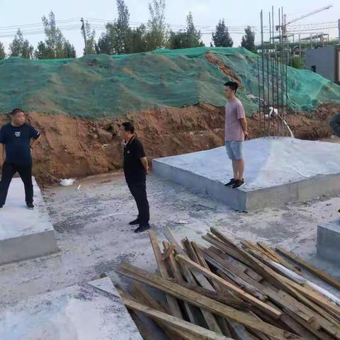 7月30日，区政府督查室继续对拓发电力器材项目清表施工进度情况进行督导检查