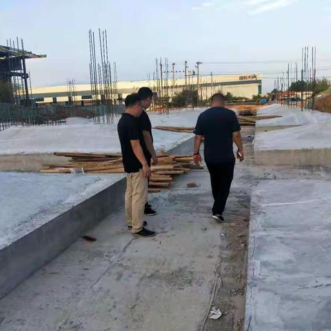 7月31日，区政府督查室继续对拓发电力器材项目清表施工进度情况进行督导检查