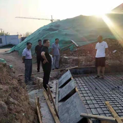 7月25日，区政府督查室继续对拓发电力器材项目清表施工进度情况进行督导检查