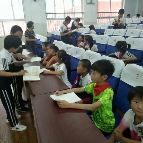 学校举行经典诗文考级活动