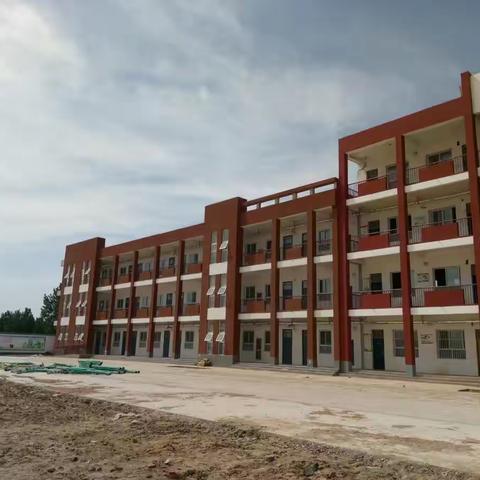 宽敞、明亮、规范化的西阳邵中心小学欢迎你