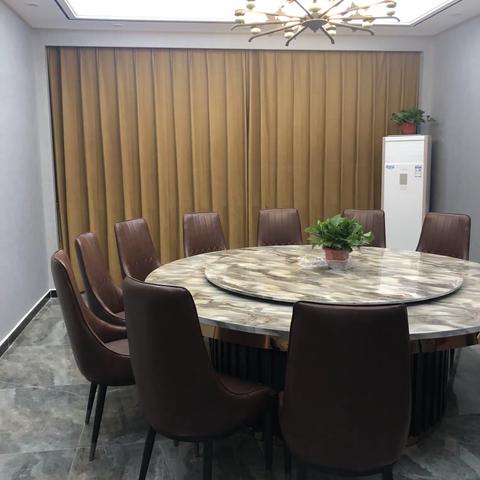 新城花园饭店墙布、独绣背景、窗帘、扇形罗马帘、奥地帘