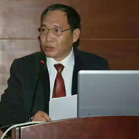 曾为人师、学院授课（学习如何适应企业的需要）片断