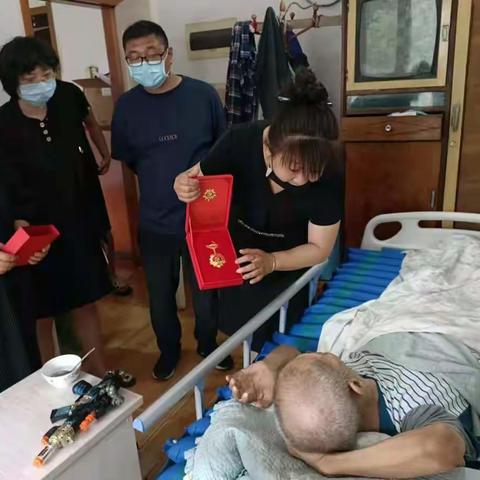 林韵社区开展“七一”走访慰问活动