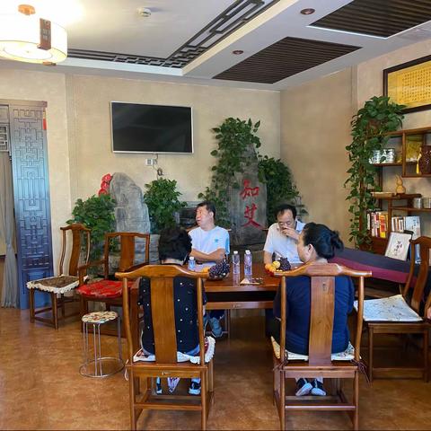 艾自己，爱自己