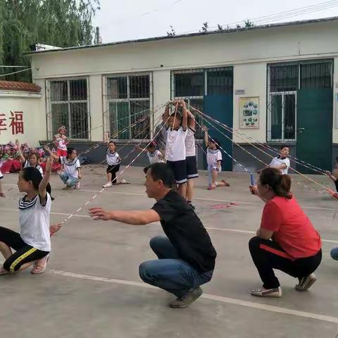 营造书香校园，共享美好人生——区图书馆“六一”走进育才小学东贾校区