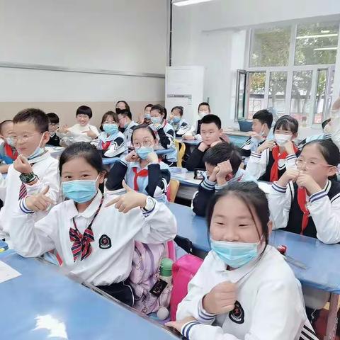 【10.8】在微笑中成长，在快乐中学习——育红小学快乐英语课后看护纪实