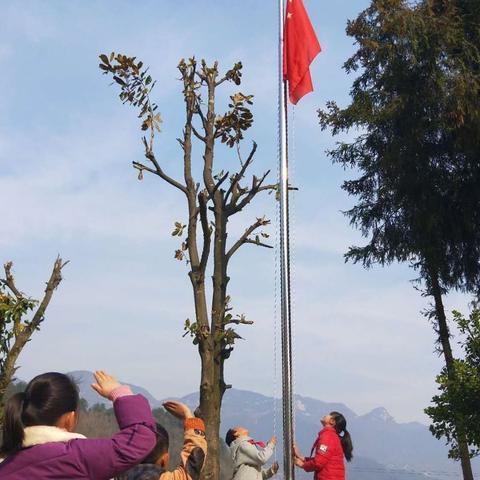 马眠小学植树节活动