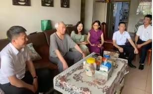 学习党史践初心，真情慰问老党员