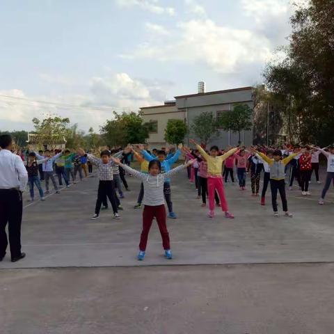 扬希望风帆，展学生风采---乐平小学广播操常规训练