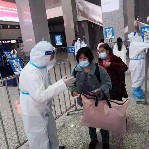 以我微光 守护万家——城管蓝抗疫故事