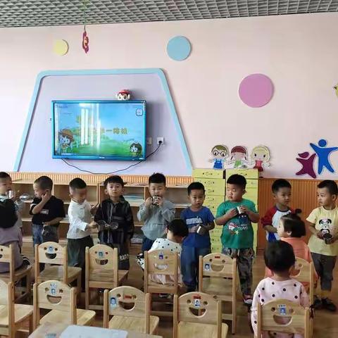 丝雨幼儿园小三班我学儒灵童我做好孩子国庆篇