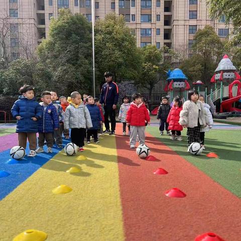 小三班足球⚽运动之动物游园会