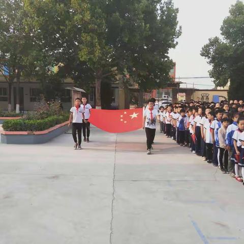 庆祝祖国华诞 聚力逐梦前行——上团城中心校隆重举行升旗仪式及庆国庆主题活动