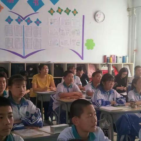 示范引领明方向 研讨交流促提升          ----暨教学领导引路课，骨干教师示范课活动