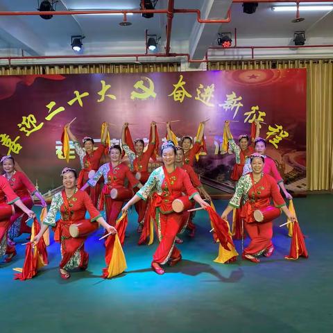 县老年大学学员参加“喜迎二十大•奋进新征程” 老干部文艺汇演获得好评