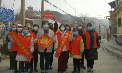 桃园街道新兴社区开展“瑞兔送福 福满新兴”春节送春联活动