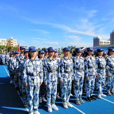 陵水民附实验学校初一2班快乐军训