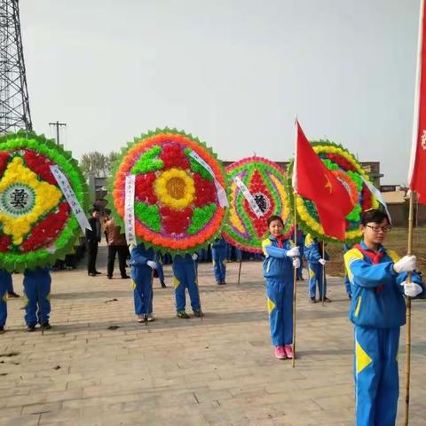 不忘初心，发奋读书，清明祭扫活动