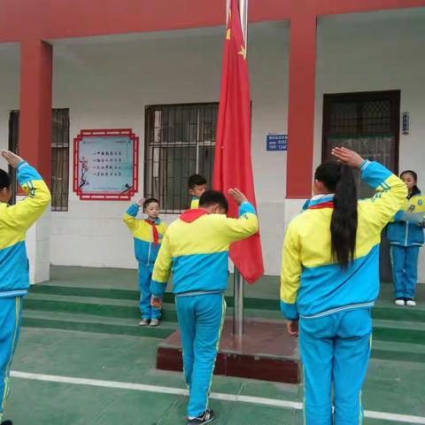 城关镇西完小：国旗升起，成长圆梦