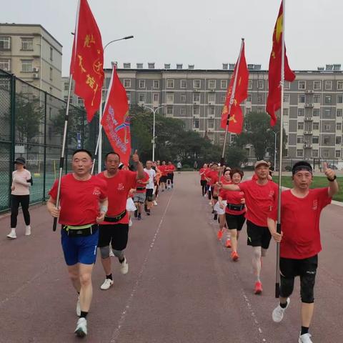 快乐健身，精彩人生一一光山跑步协会体育馆晨跑队组织开展庆端午聚跑活动